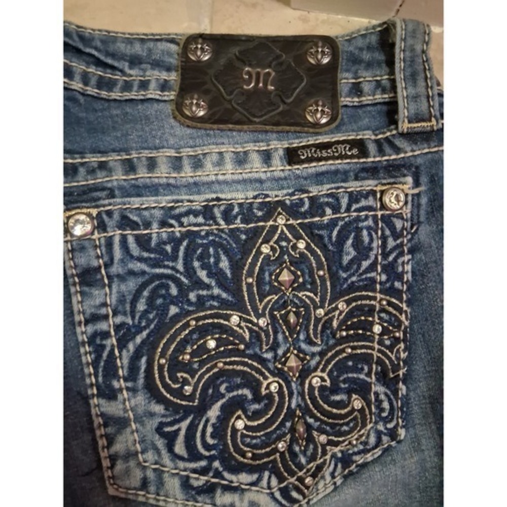 Miss Me Vintage Fleur De Lis Bootcut Jeans Medium Wash Y2K 31 Embellished